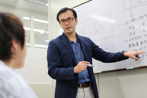 4段階の厳しい選考基準をクリアしたプロの講師陣イメージ